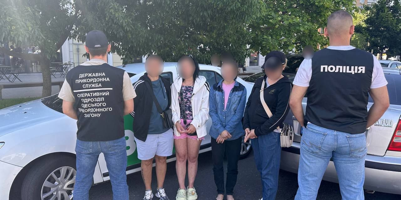 Ukrainian law enforcement officers detained the organizer of a scheme for draft dodgers (Photo: Ukraine's State Border Guard Service)