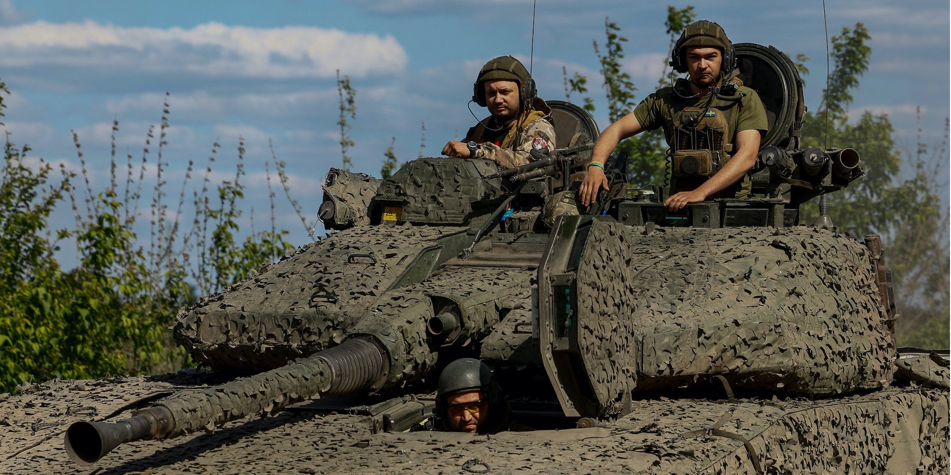 Українська армія добре згуртована і росіянам не&nbsp;вдасться її розбити, але щоб утримувати фронт, ЗСУ доведеться де-не-де відступати, вважає Френк Ледвідж (Фото: REUTERS/Valentyn Ogirenko)