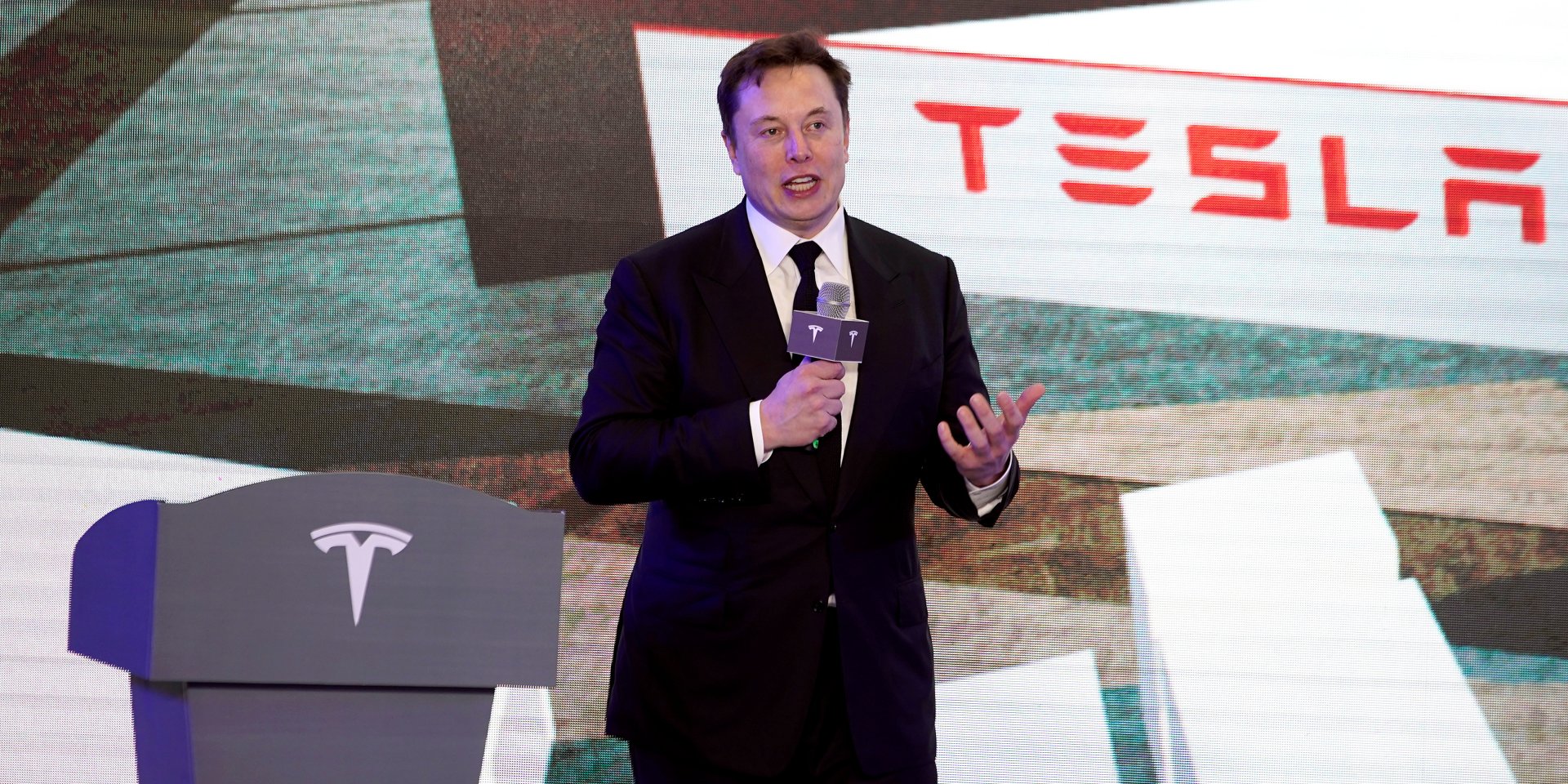 Tesla може втратити Ілона Маск (Фото: REUTERS / Aly Song)