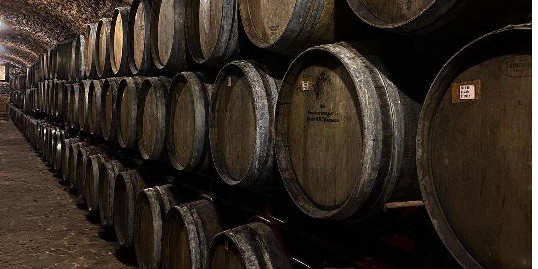 Оккупанты разбомбили винодельню в с. Веселое (Фото: stoicwinery/instagram)