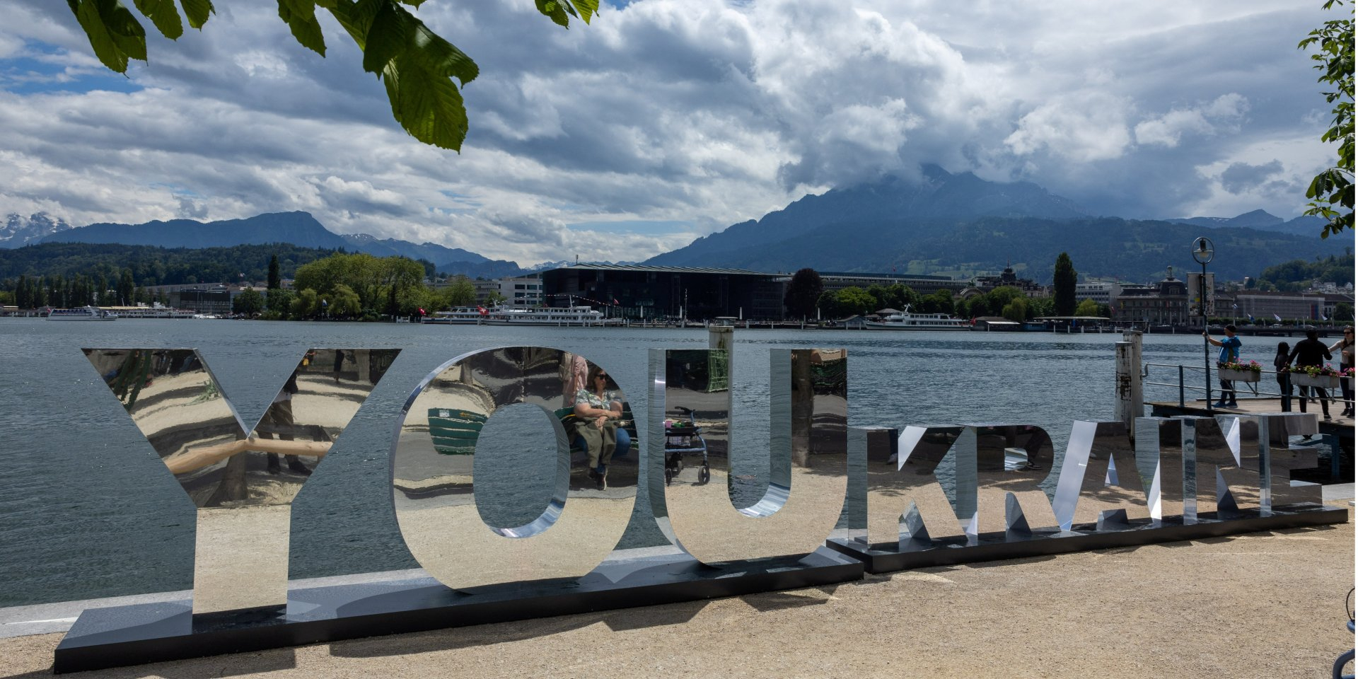 A sign in front of the Bürgenstock resort on the eve of the peace summit (Photo: REUTERS/Denis Balibouse)