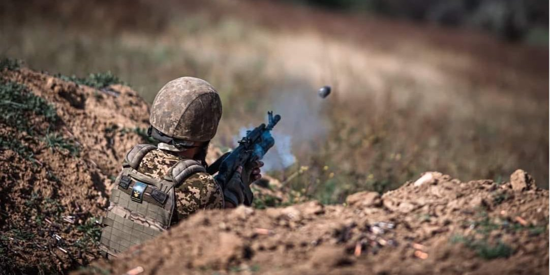 Ukrainian soldier single-handedly captures four Russian soldiers in Donetsk Oblast (illustrative image) (Photo: Ukrainian Armed Forces General Staff/Facebook)
