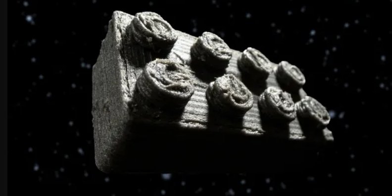 Кубик из метеоритной пыли (Фото: Lego/ЕКА)