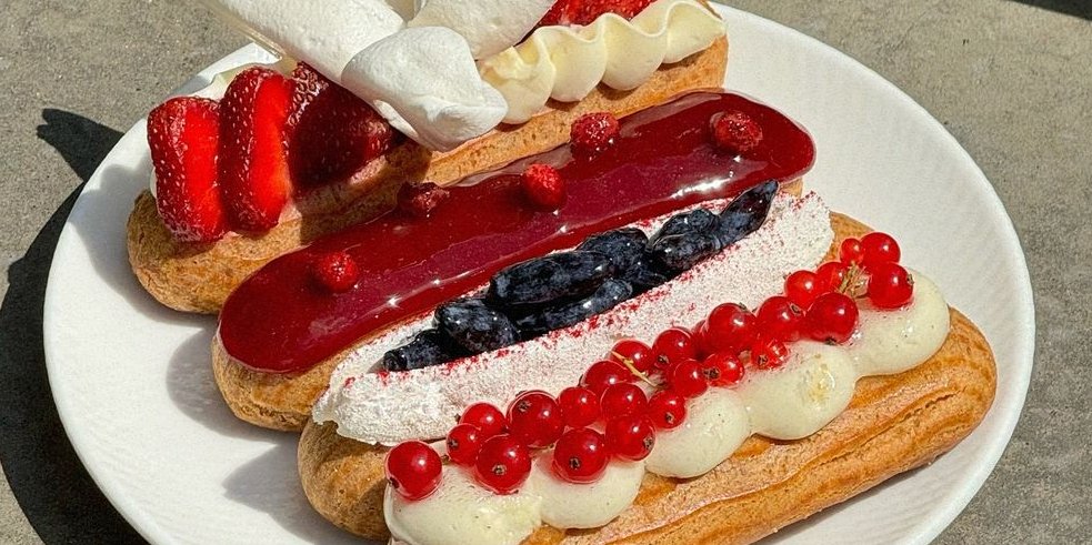 Ягодные блюда и десерты в Киеве (Фото: Instagram @honey_cafe)