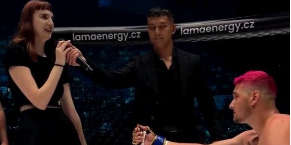 Лукас Буковаз освідчився своїй коханій після поразки на турнірі у Чехії (Фото: Clash of the Stars)