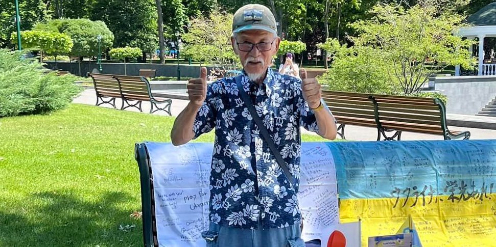 Благодійник з Японії Фумінорі Цучіко відкрив нове кафе у Харкові (Фото: Facebook Fuminori Tsuchiko)