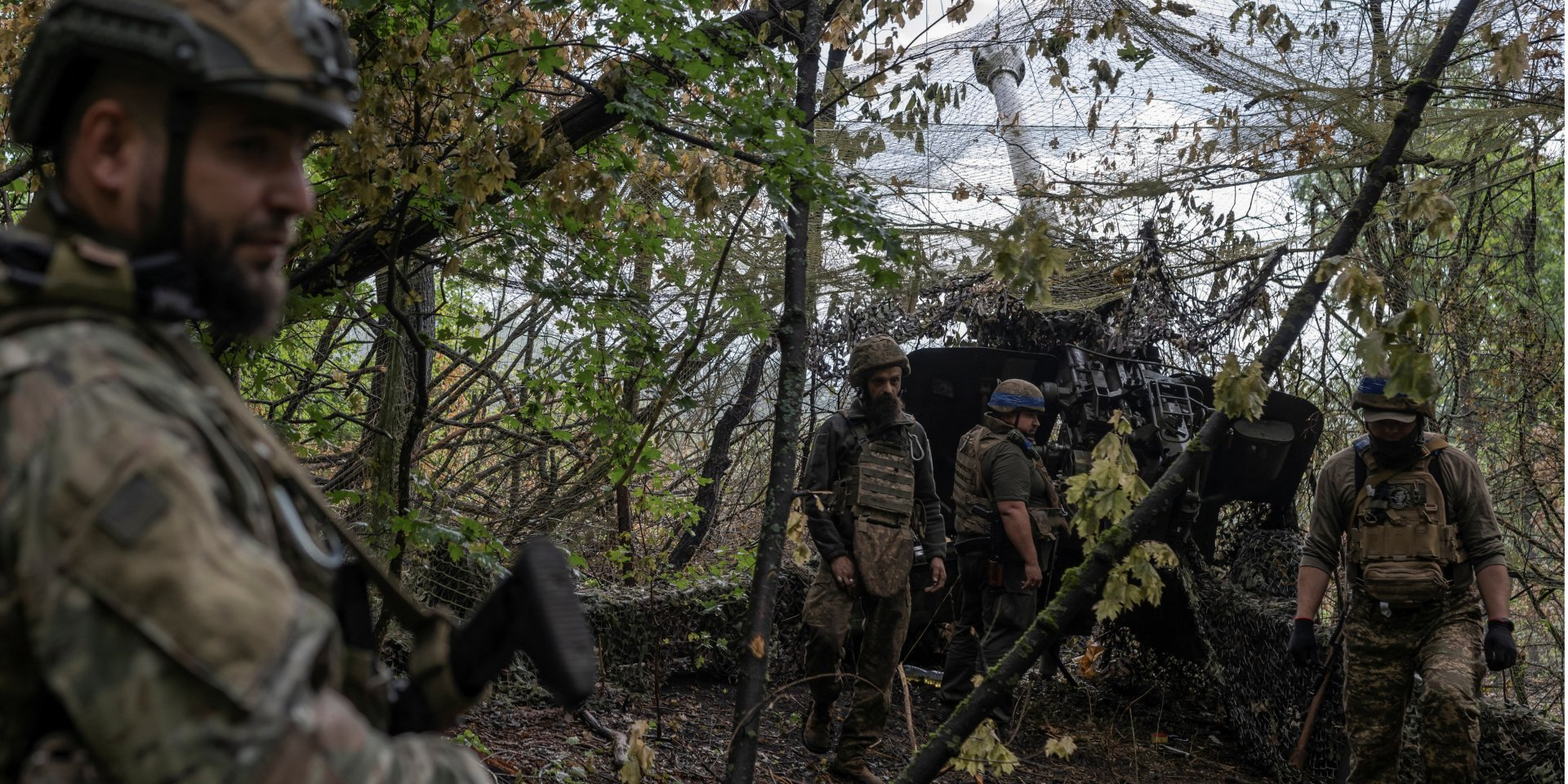 Soldiers from the Khartiia National Guard Brigade near Lyptsi, Kharkiv Oblast (Photo: REUTERS/Viacheslav Ratynskyi)
