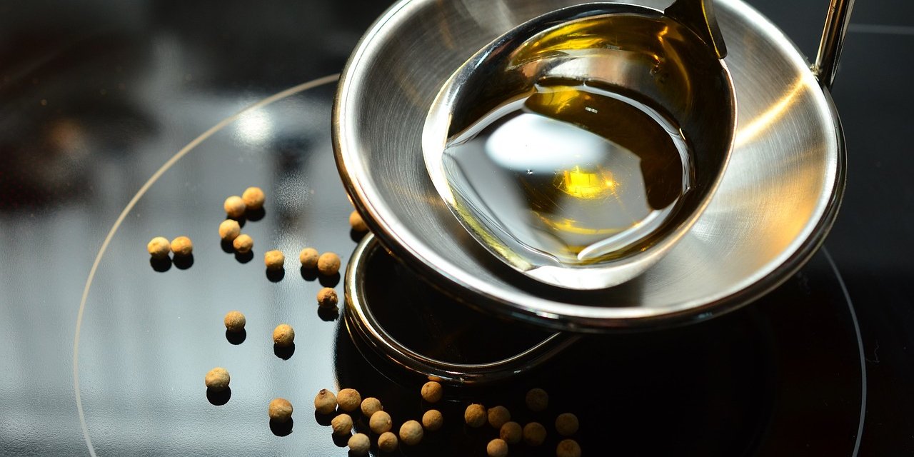 Оливковое масло (Фото: congerdesign/pixabay)