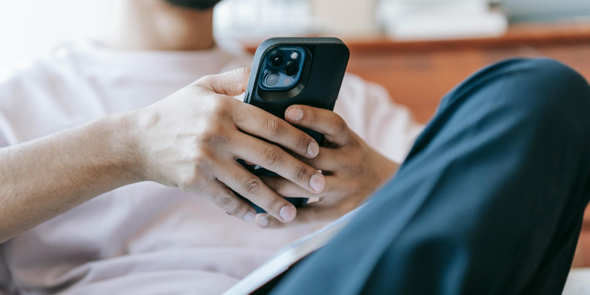 A week ago, the base stations of mobile operators had to work for at least four hours without electricity (Photo: pexels/Michael Burrow)