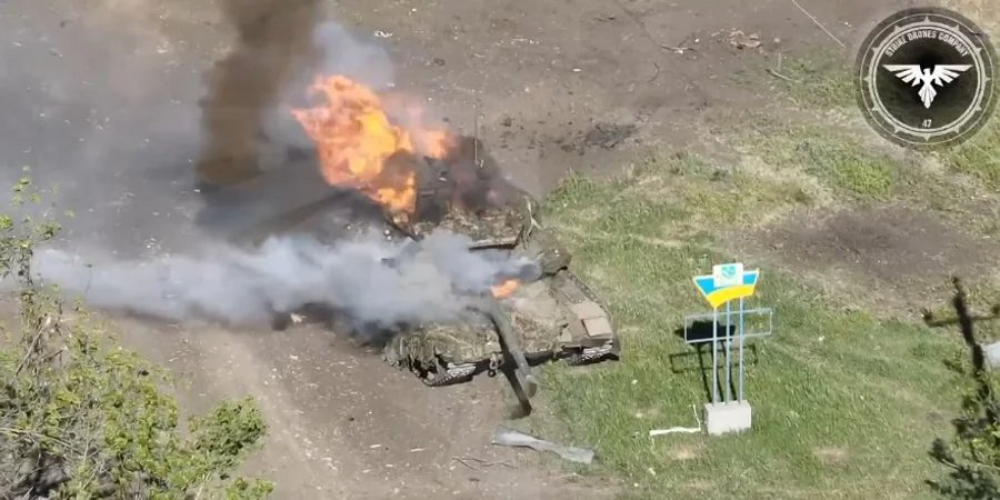 Destroyed Russian tank in Donetsk Oblast (Photo: Video screenshot/Strike Drones Company/Telegram)