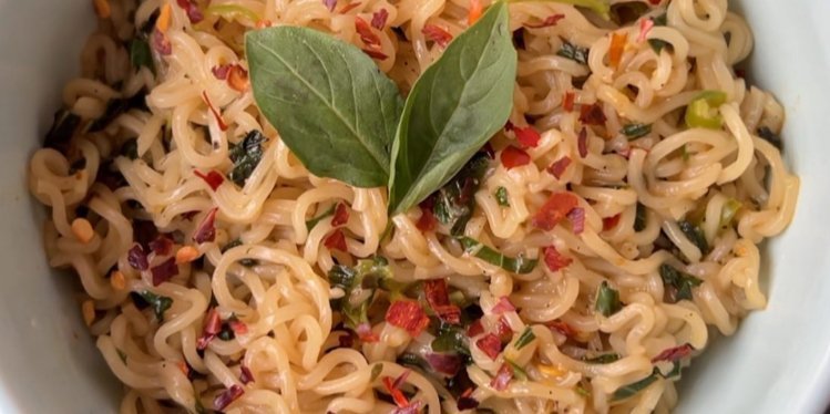 Лапша — Как приготовить лапшу быстрого приготовления с базиликом и ...