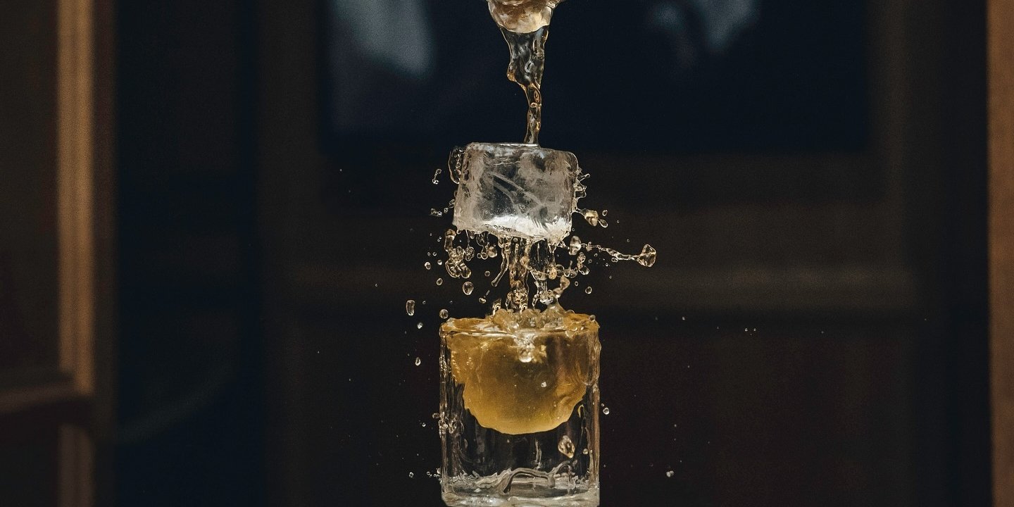 Коктейль Закат на Санторини. Фото иллюстративное (Фото: lateef.photography/instagram)