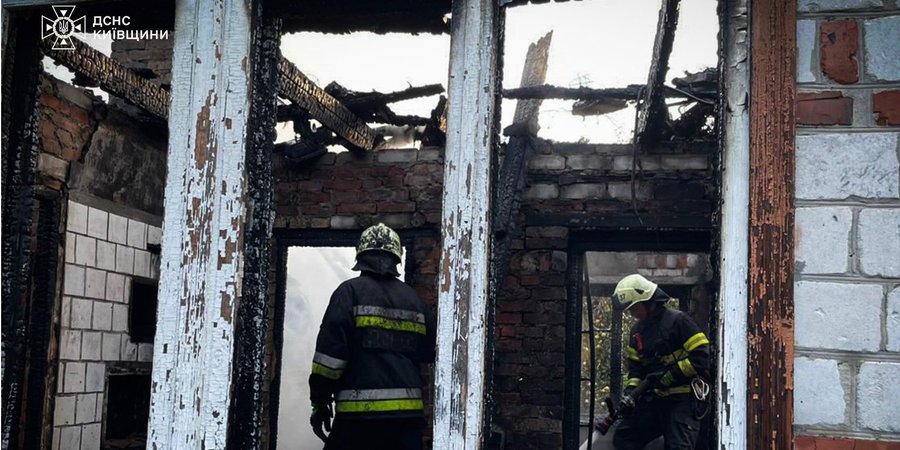 Ночная атака БПЛА: в&nbsp;Киевской области обломки дронов упали в&nbsp;трех районах, ГСЧС показала последствия