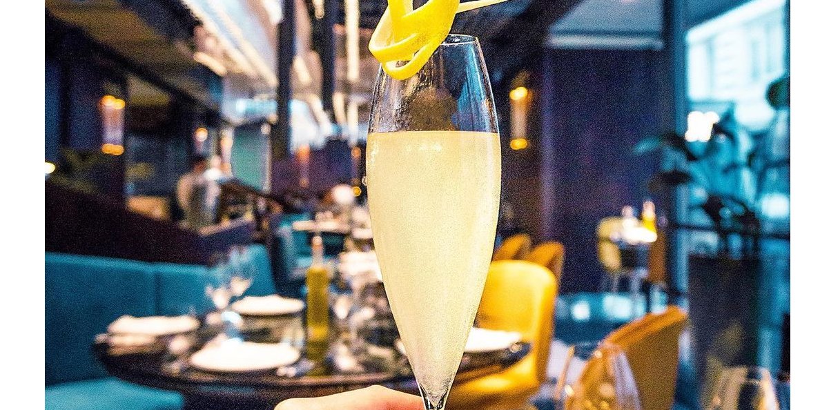 French 75 (Фото: storyofzhu/instagram)