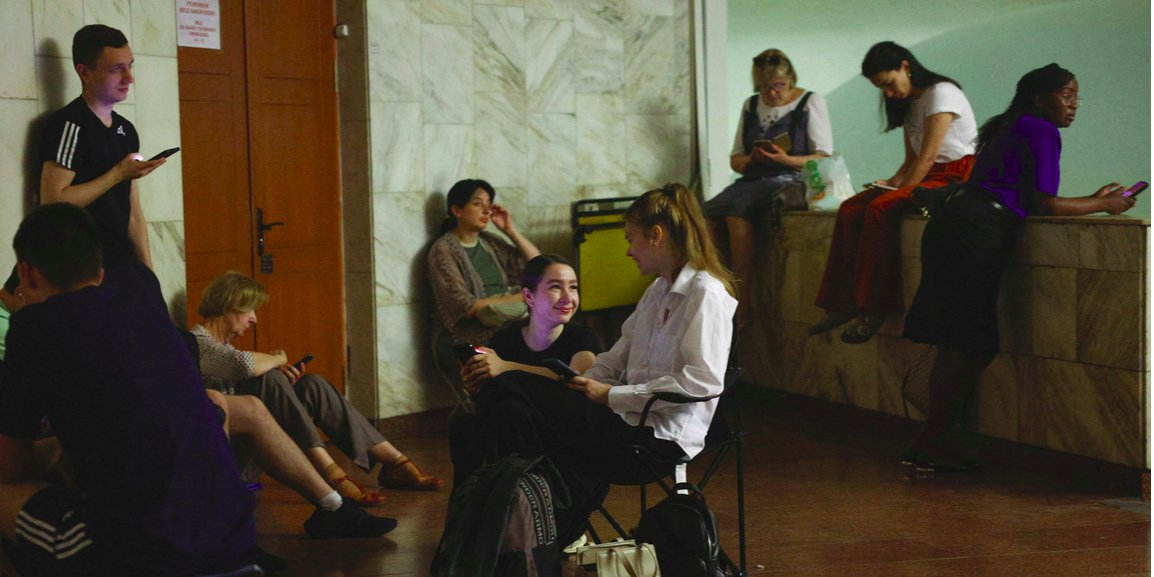 People in the Kyiv metro during a Russian missile attack on July 8 (illustrative photo) (Photo: REUTERS/Thomas Peter)