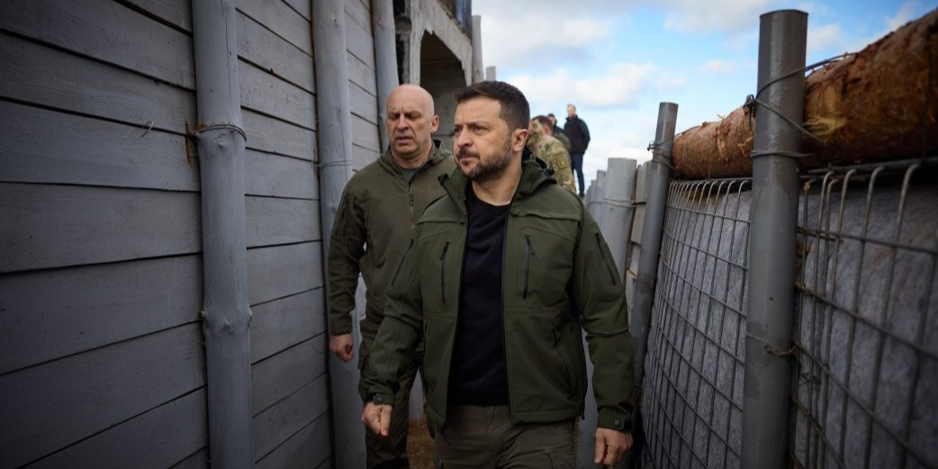 President Volodymyr Zelenskyy inspects fortifications built in Donetsk Oblast, April 2024 (Photo: president.gov.ua)