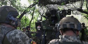 Українські військовослужбовці біля міста Покровськ (Фото:REUTERS/Stringer)