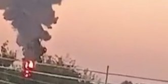 Пожар на нефтебазе в Ростовской области после удара дронов (Фото: Скриншот из видео / Telegram)