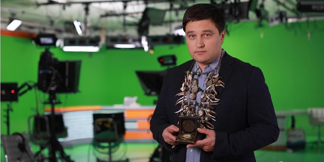Телеведучий Андрій Ковальський розповів про відновлення своєї квартири, в яку влучив російський дрон (Фото: @kovalskyi_andrii/Instagram)