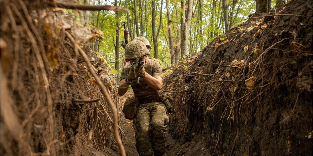Soldiers of the 4th Separate Tank Brigade are honing their trench-clearing skills. (Photo: Сухопутні війська/Telegram)