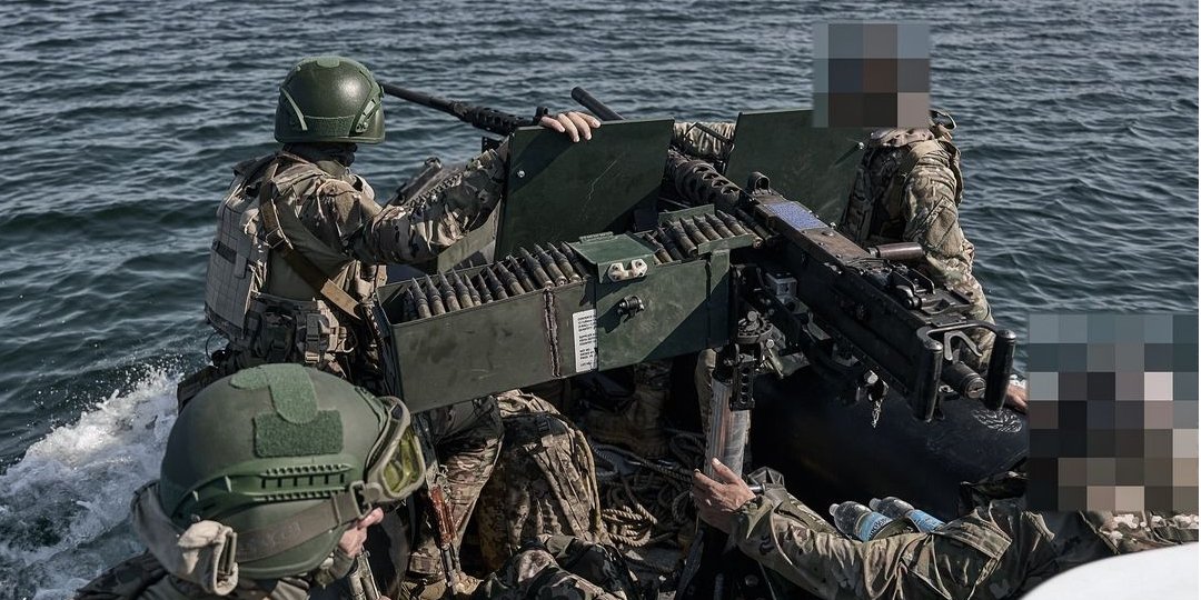 Фотографы Либеровы показали, как бойцы ГУР готовились к одной из спецопераций (Фото: @libkos/Instagram)