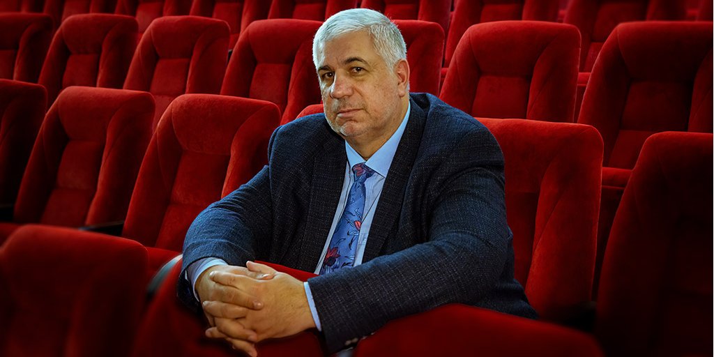 Умер руководитель Днепровской оперы Константин Пинчук (Фото: @dnepr.opera.ballet.theater/Facebook)
