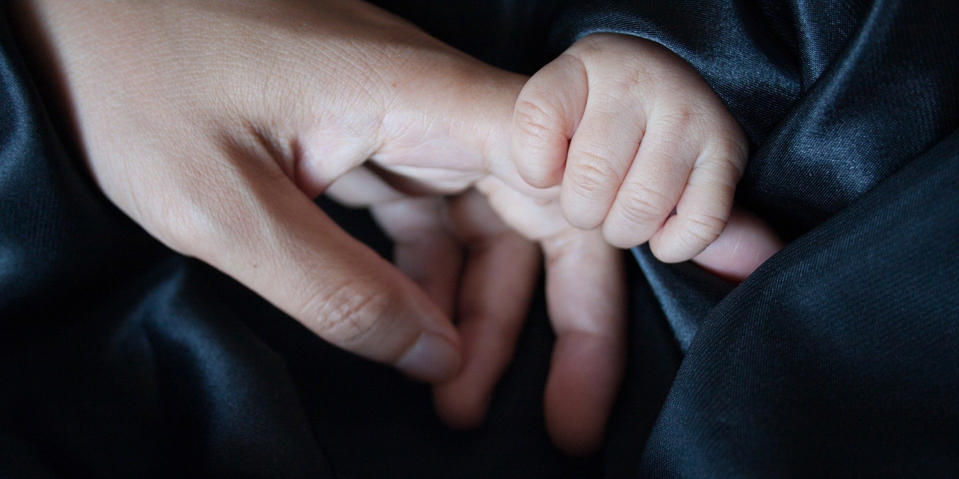 Близькі родичі можуть в першу чергу стати опікунами чи піклувальниками дитини (Фото: bingngu93 / Pixabay)