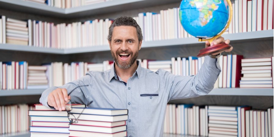 Когда день учителя 2024 в&nbsp;Украине: дата и&nbsp;традиции празднования во&nbsp;время войны