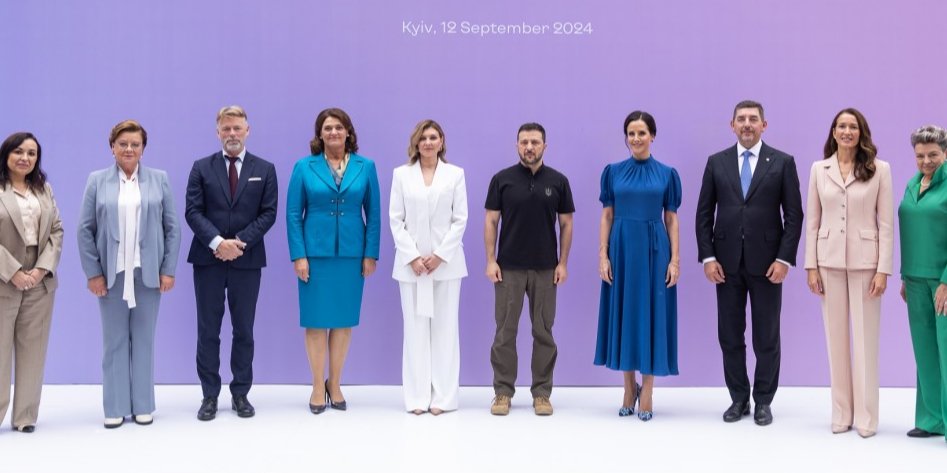 Президент України Володимир Зеленський і перша леді Олена Зеленська з високопоставленими учасниками Саміту перших леді та джентльменів у Києві (Фото: president.gov.ua)
