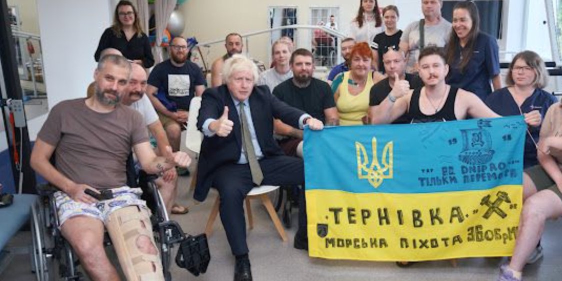 Борис Джонсон зустрівся з ветеранами (Фото: Instagram borisjohnsonuk)