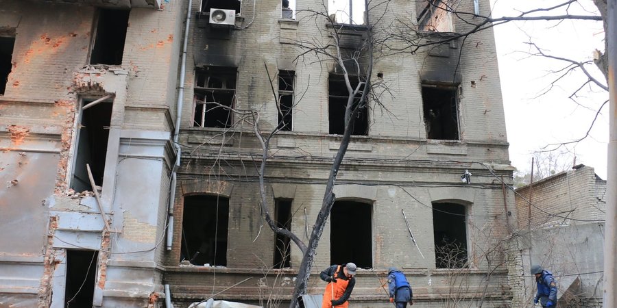 В&nbsp;Харькове прогремело несколько взрывов, на&nbsp;месте удара возник пожар