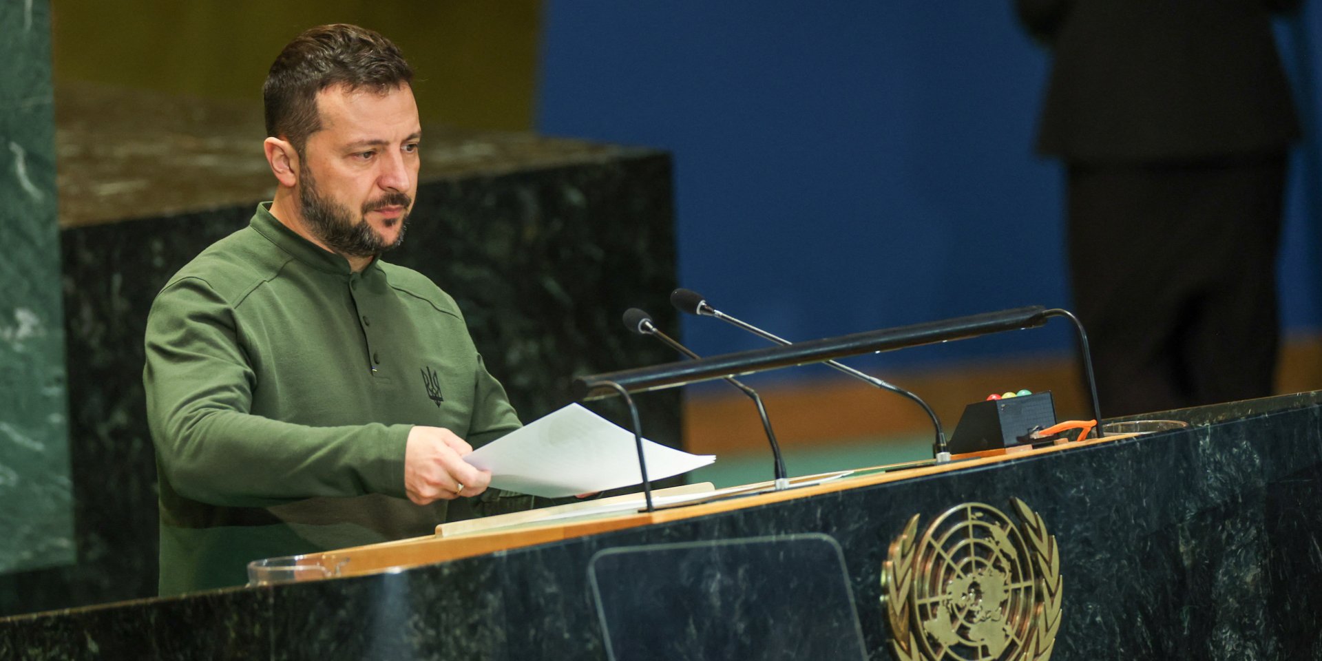 Президент Владимир Зеленский готовится к выступлению в зале Генеральной Ассамблеи штаб-квартиры ООН в Нью-Йорке 23 сентября (Фото: REUTERS/Caitlin Ochs)