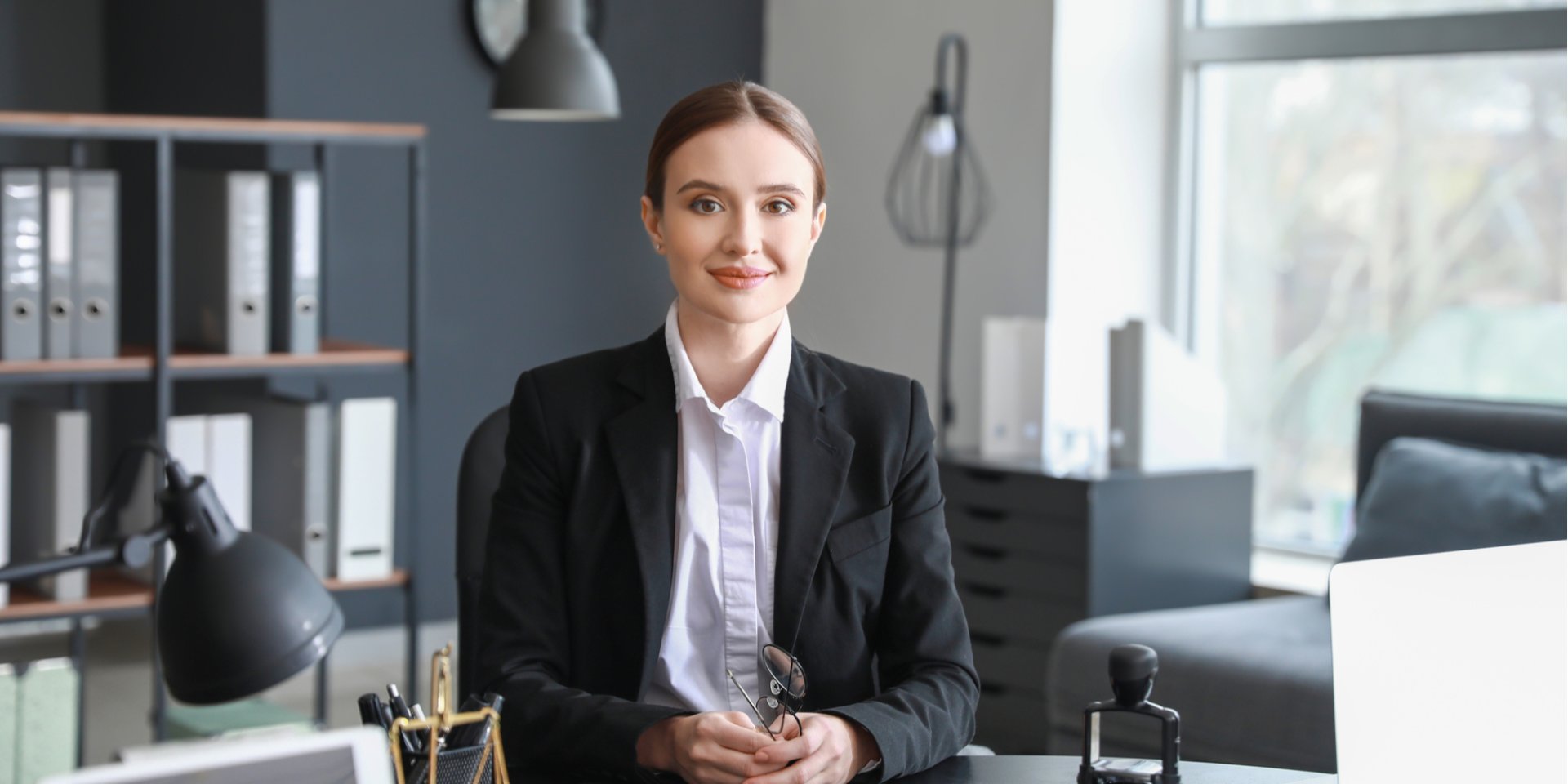 Привітання з Днем юриста — це гарні та важливі слова, які адресовані представникам сфери права у їхнє професійне свято (Фото: depositphotos.com/serezniy)