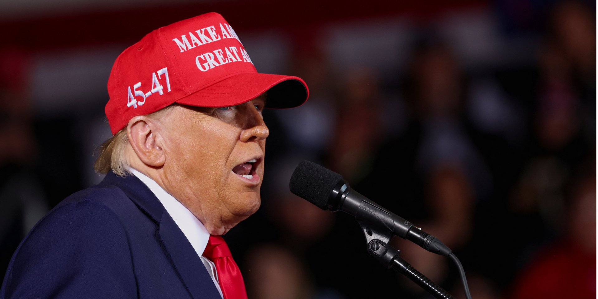 Дональд Трамп відреагував на сцену фільму Учень. Історія Трампа, у якій він нібито ґвалтує дружину Іванну (Фото: @REUTERS/POL NAMER)