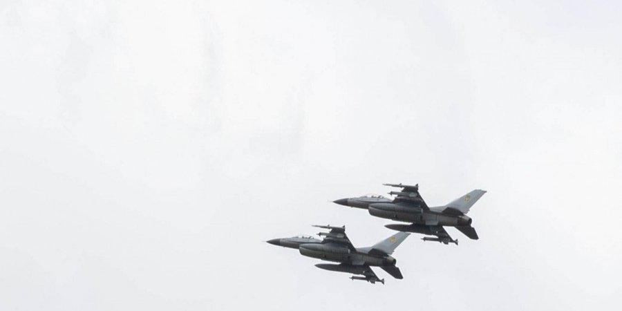 Украина осторожно использует F-16 в основном в качестве ПВО (Фото: Офис президента)