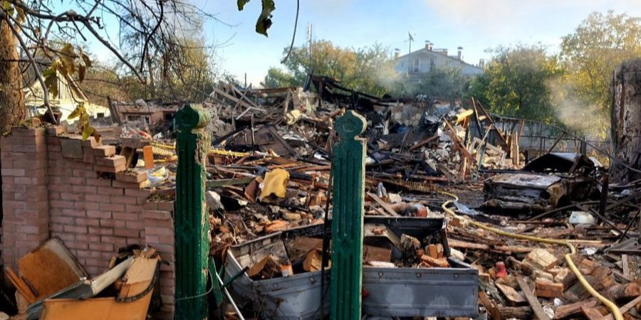 Місце влучання шахеда по&nbsp;житловому сектору в&nbsp;Сумах, 22 жовтня 2024 (Фото:Сили оборони півдня / Telegram)