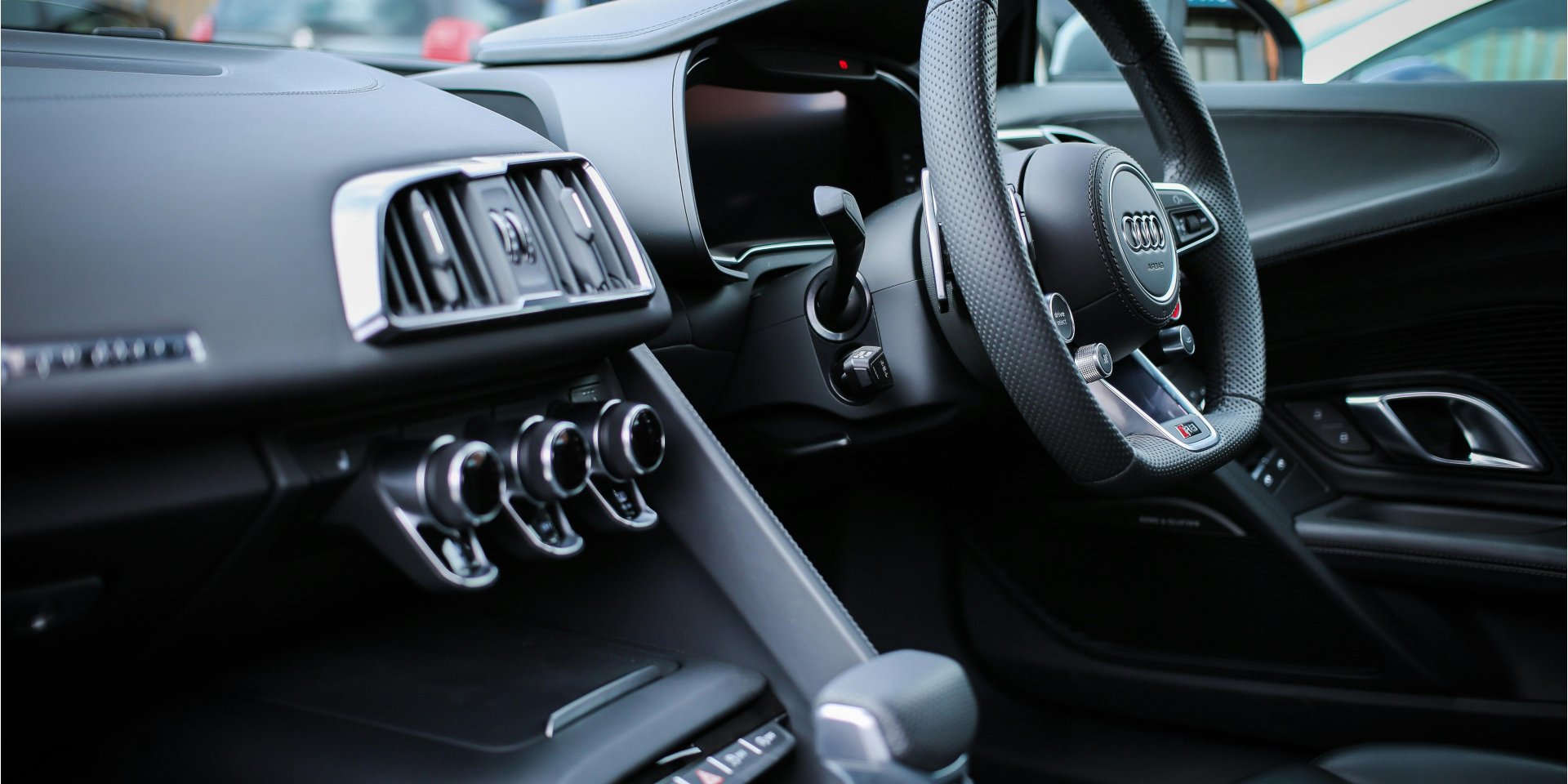 Як перевести годинник в автомобілі (Фото: pexels.com/Pixabay)