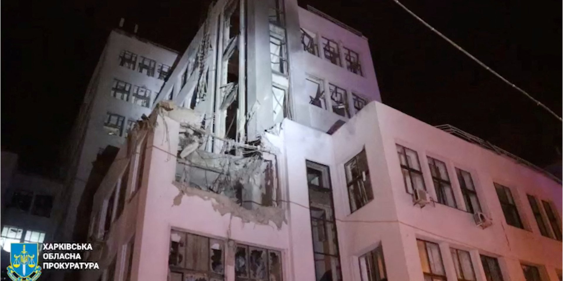 Будівля Держпрому зазнала руйнувань внаслідок авіабомбового удару РФ (Фото: Kharkiv Regional Prosecutor’s Office/Handout via REUTERS)