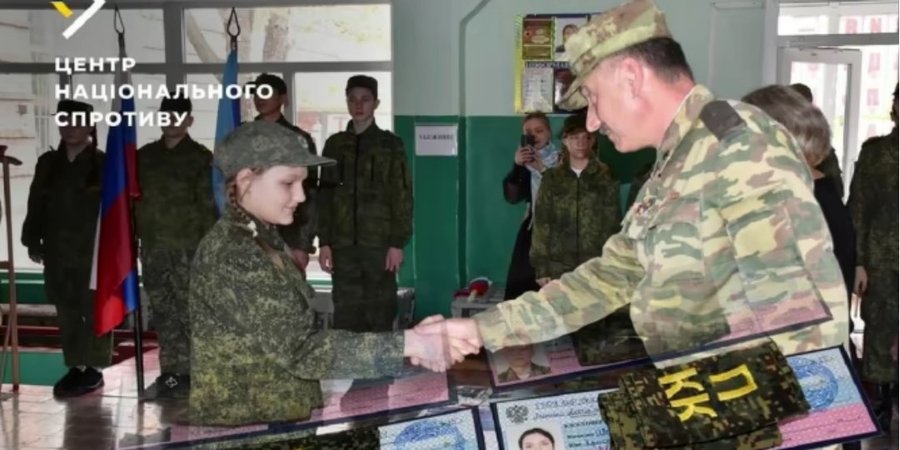 Детей на&nbsp;Луганщине заставляют присягать на&nbsp;верность РФ&nbsp;&mdash; ЦНС