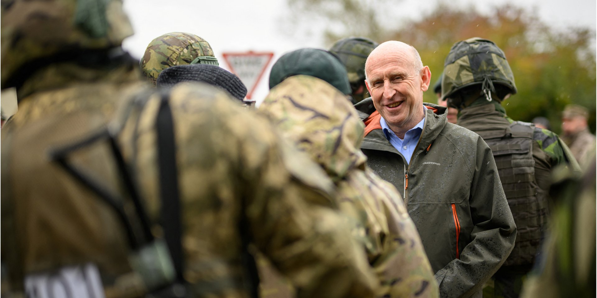 UK Defense Secretary John Healey meets Ukrainian troops training in the UK, Oct. 20 (Photo: Leon Neal/Pool via REUTERS)