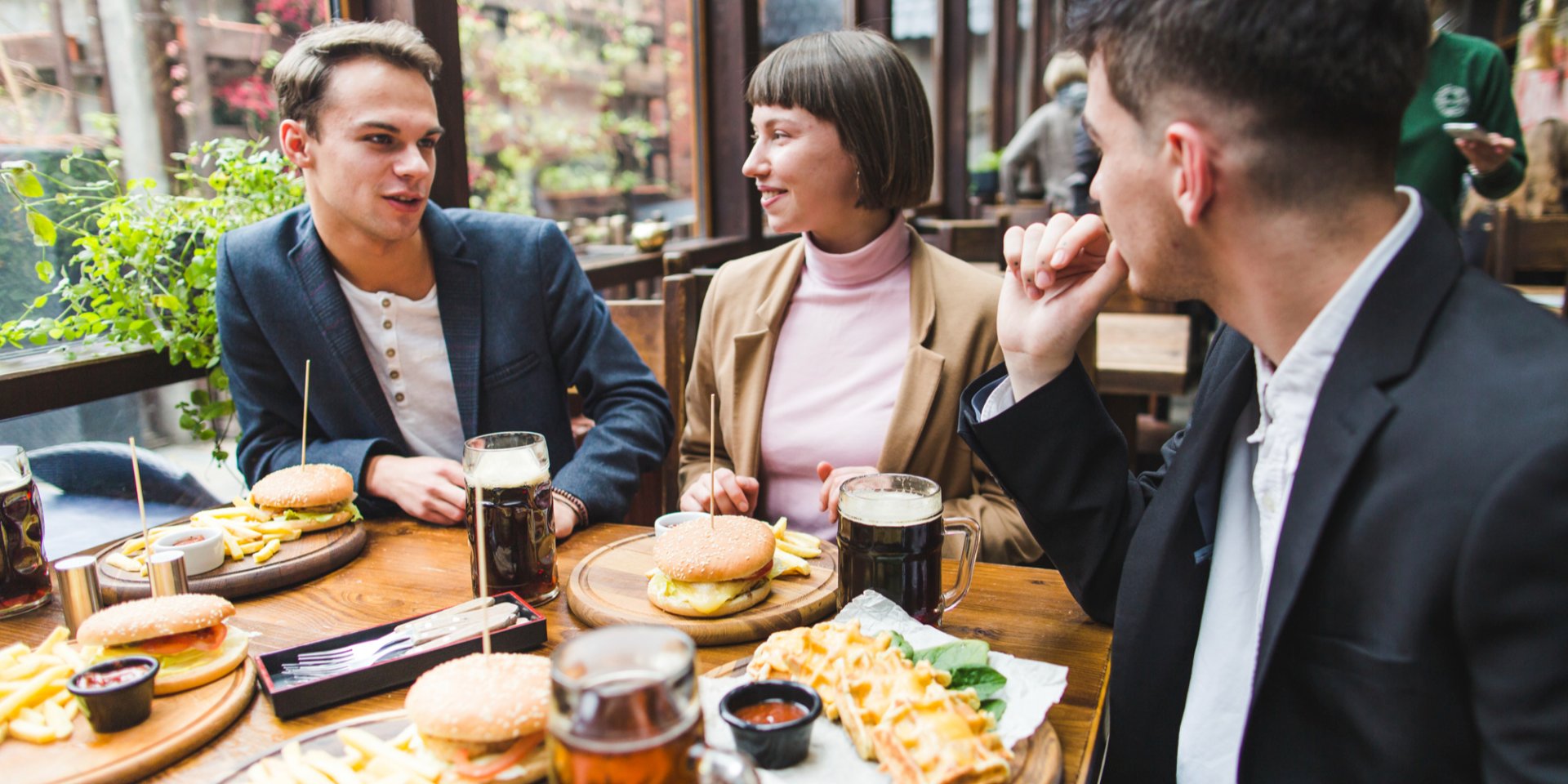 Ресторанный бизнес во время войны (Фото: Фрипик)