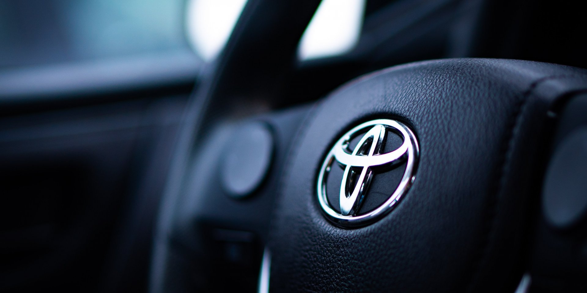 В сегменті нових гібридних легкових авто лідером за продажами є Toyota RAV-4 (Фото: Christina Telep\Unsplash)