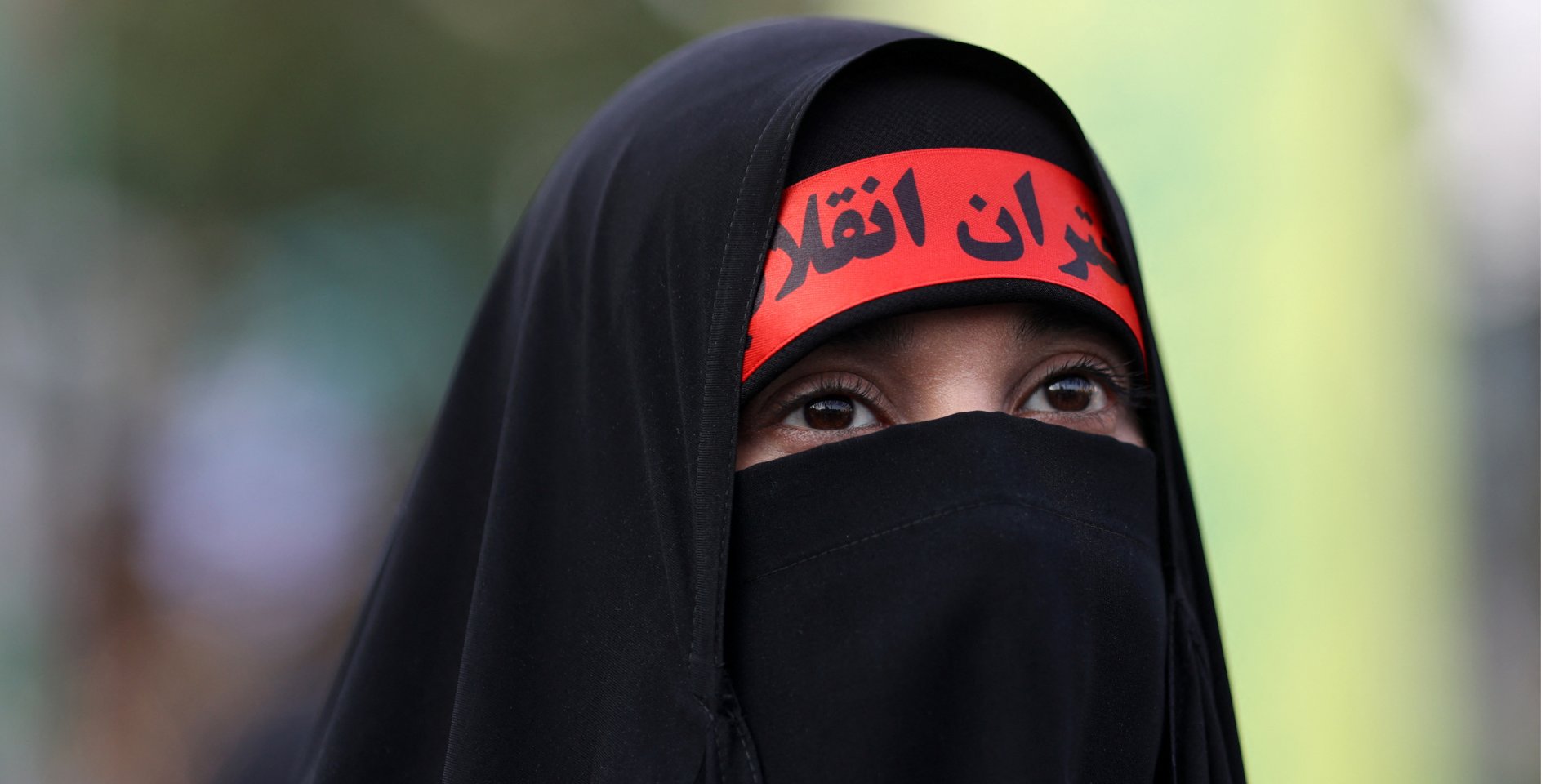 Девушка в хиджабе, Тегеран, 8 октября 2024 года (Фото: Majid Asgaripour/WANA via REUTERS)
