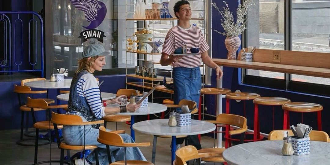 Кафе, ресторани та пекарні Франції (Фото: Instagram @swancafect)