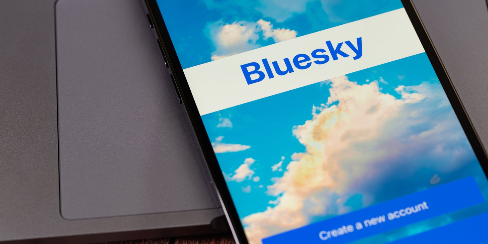 Соцмережа Bluesky використовує ШІ, але не так, як можна було б подумати (Фото: Primakov/Depositphotos)