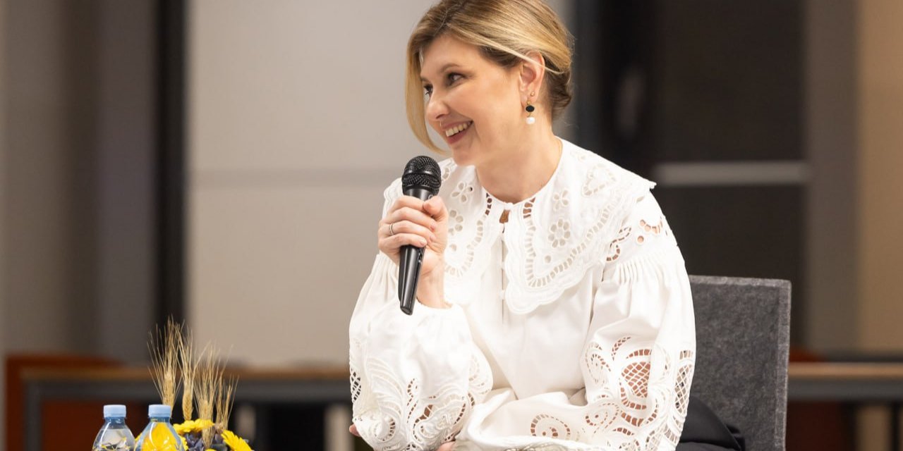 Елена Зеленская во время визита в субботнюю школу в Любляне (Фото: @olenazelenska_official/Instagram)
