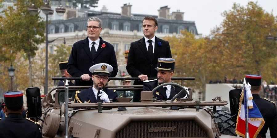 பிரிட்டிஷ் பிரதம மந்திரி கெய்ர் ஸ்டார்மர் மற்றும் பிரெஞ்சு ஜனாதிபதி இம்மானுவேல் மேக்ரான் (புகைப்படம்: LUDOVIC MARIN/Pool மூலம் REUTERS)