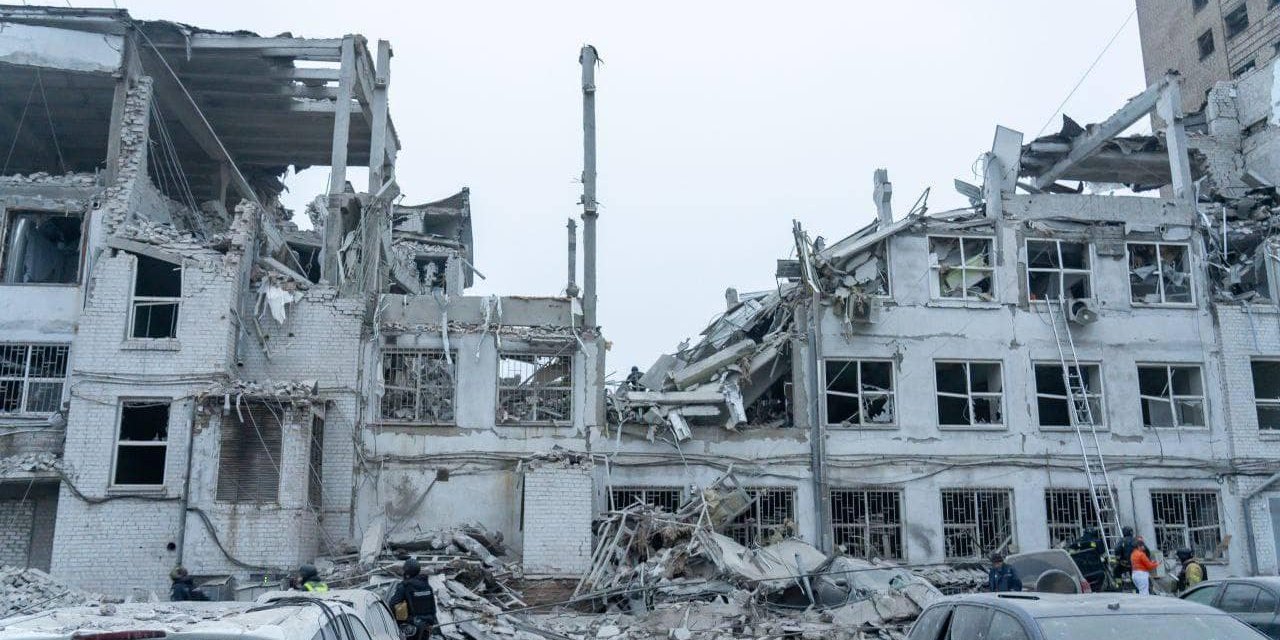 Последствия российской атаки на Запорожье, 10 декабря, 2024 год (Фото: Запорожская областная военная администрация / Telegram)