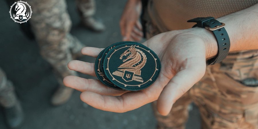 Есть куча случаев, когда солдат может насобирать себе на&nbsp;автомобиль, а&nbsp;командир его забирает&nbsp;&mdash; боец 47-й ОМбр