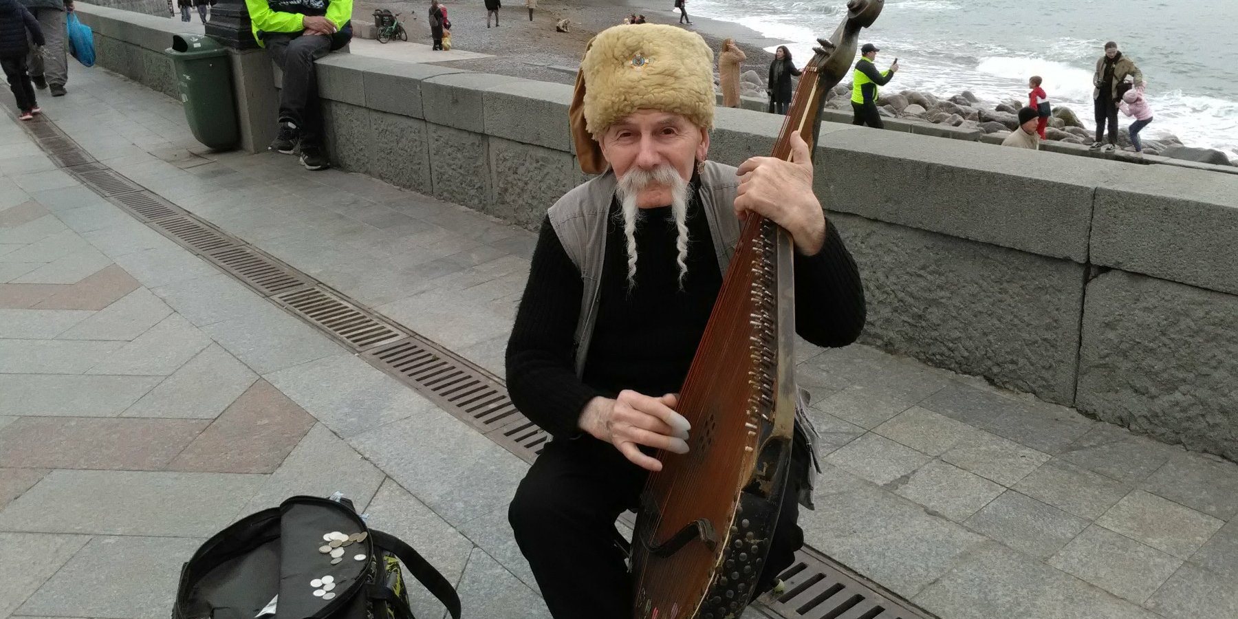 Умер кобзарь Остап Киндрачук, который играл на набережной Ялты даже в оккупированном Крыму (Фото: @Роман Ковалив/Facebook)
